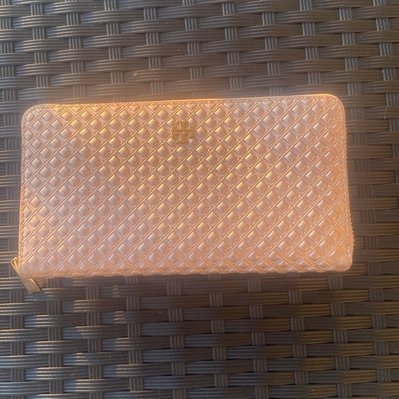 NWOT Tory Burch wallet - Picture 16 of 17